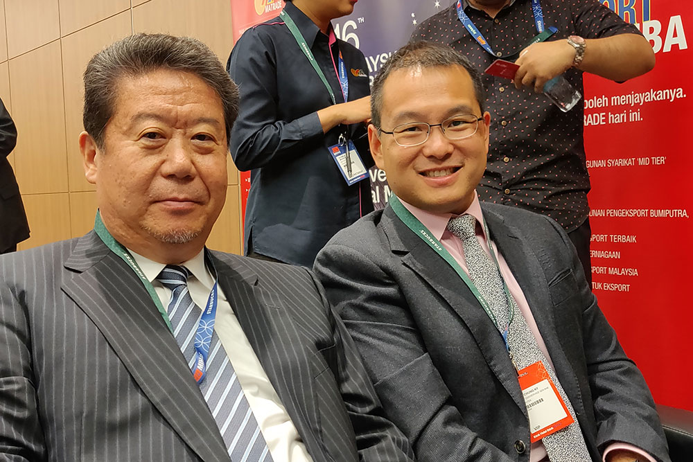 Chairman of Curetex Masaki Fujishiro/Director of BGR Soh Chung Ky
